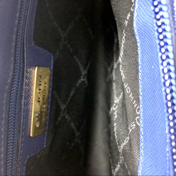 *St John | Blue Leather Shoulder Bag - Picture 6 of 8